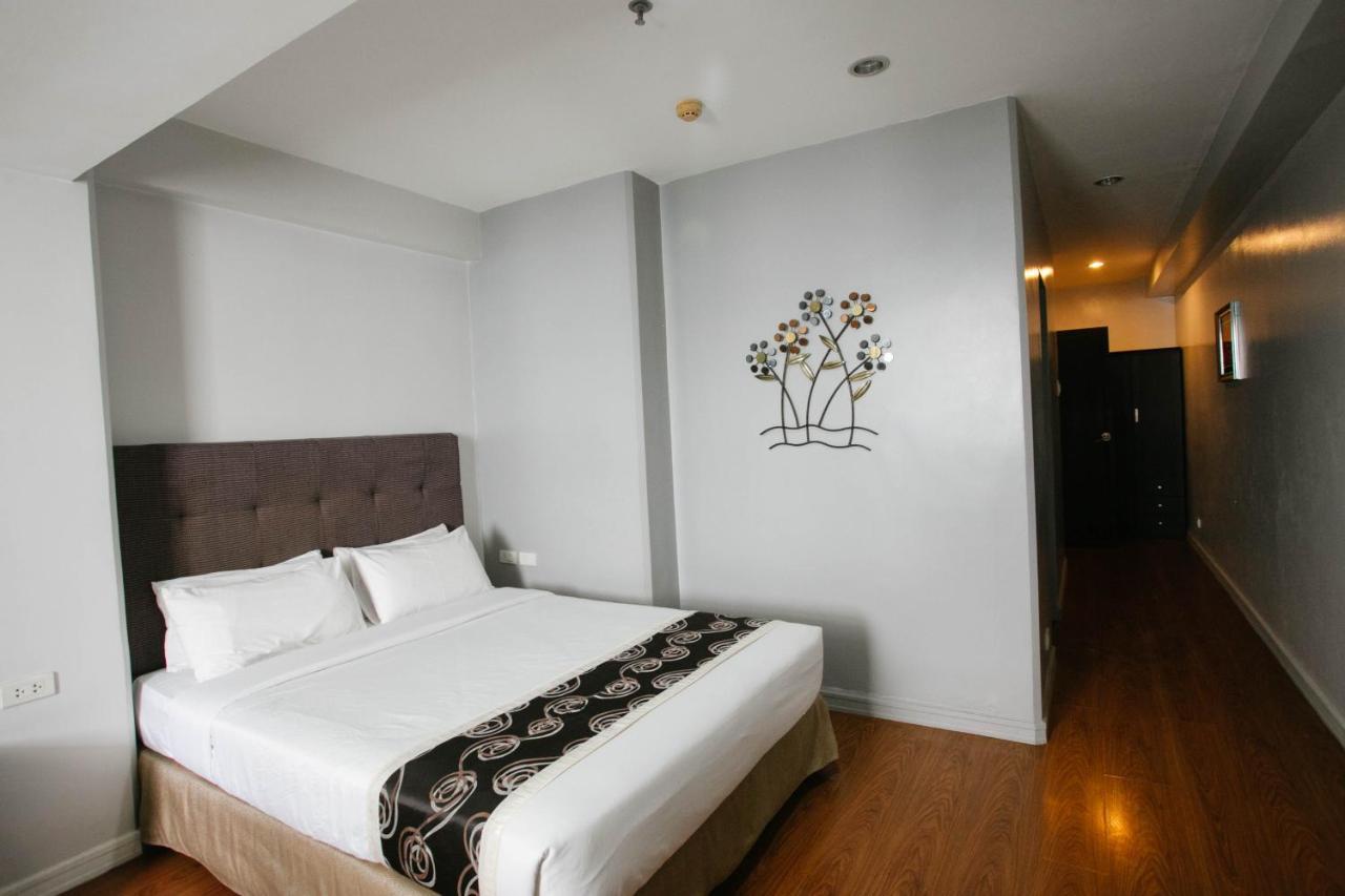 Diamond Suites And Residences Cebu Buitenkant foto